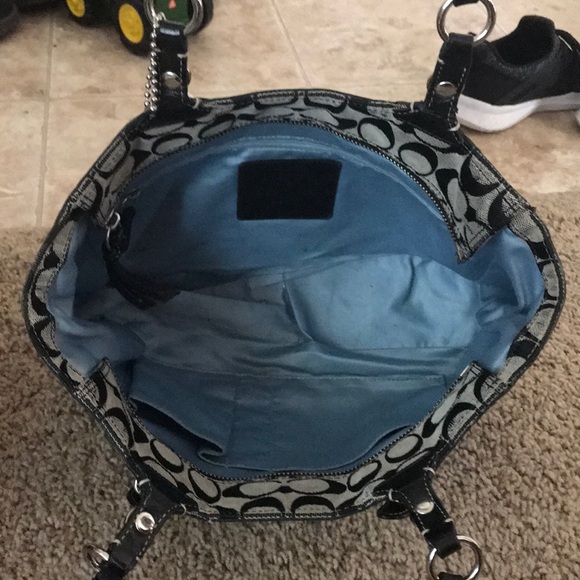 Coach - Picture 3 of 4